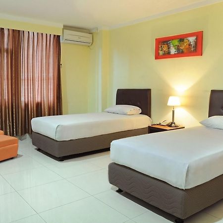 Hotel Banyuwangi Sintera Giacarta Esterno foto