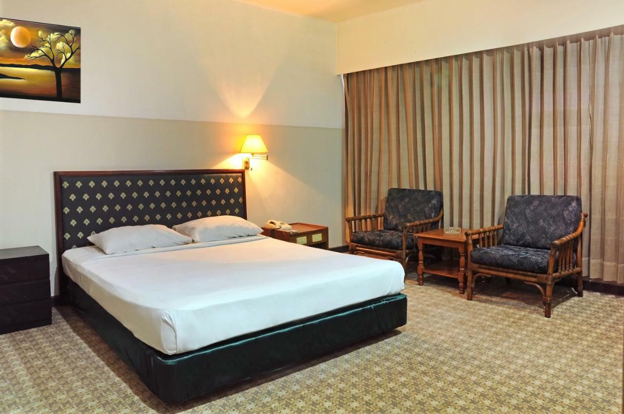 Hotel Banyuwangi Sintera Giacarta Esterno foto
